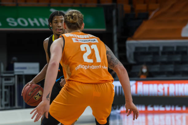 间与他的妈 间与他的妈